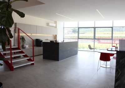 foto area espositiva azienda bassi e bellotti - direzione lavori e progettazione studio ballarini e associati